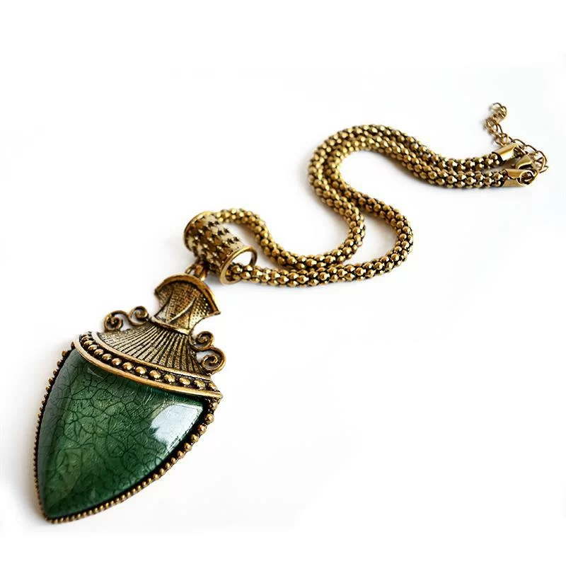 emerald arrow boho necklace