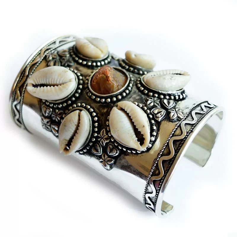 kuchi cowrie Shell bracelet